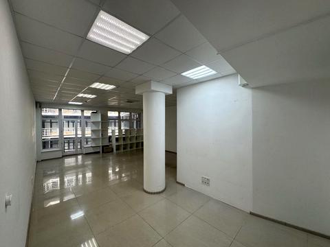 комерційна за адресою Євгена Коновальця вул. (Щорса), 36Д