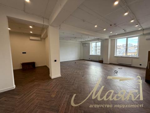 комерційна за адресою Хрещатик вул., 16