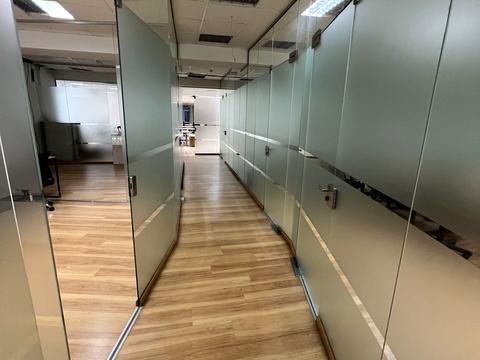 комерційна за адресою Євгена Коновальця вул. (Щорса), 36-Д