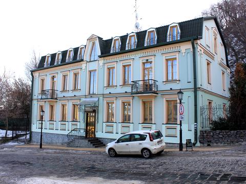 комерційна за адресою Андріївський узвіз, 7-А