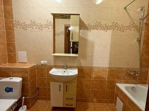 квартира за адресою Дмитра Іващенка вул., 4