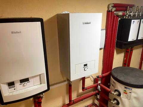 комерційна за адресою Володимира Івасюка вул., 76а