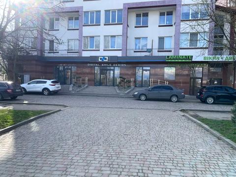 комерційна за адресою Володимира Івасюка вул., 76а