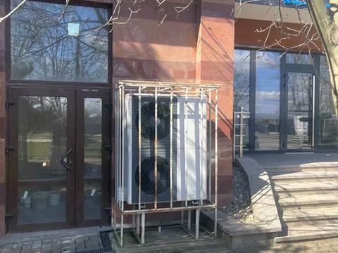 комерційна за адресою Володимира Івасюка вул., 76а