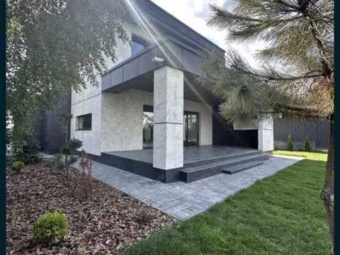 будинок за адресою Квітнева вул.