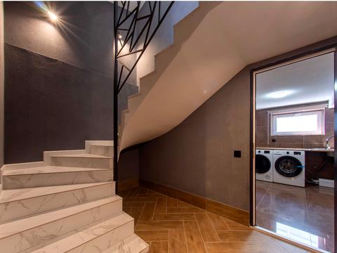 будинок за адресою Помаранчева вул.