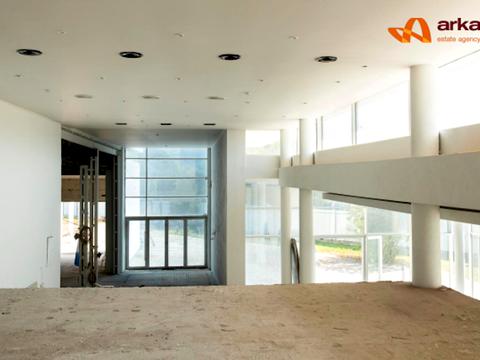 комерційна за адресою Євгена Коновальця вул., 146