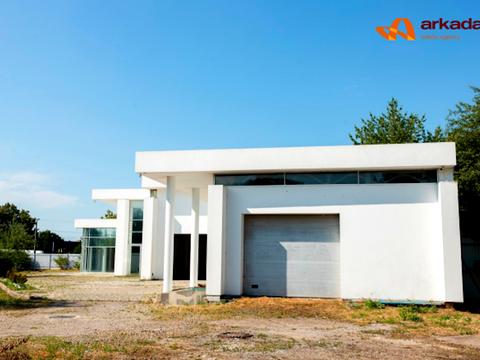 комерційна за адресою Євгена Коновальця вул., 146