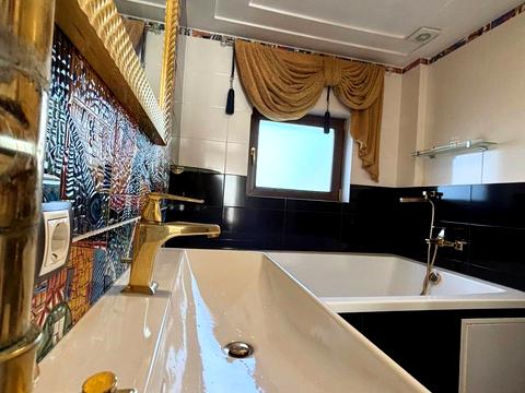 дом по адресу Набережна