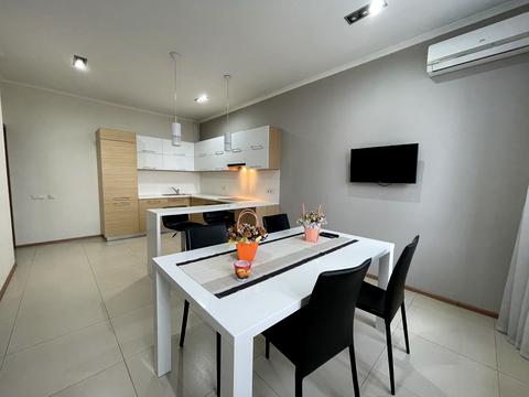 квартира за адресою Дніпровська набережна вул., 14