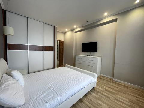 квартира за адресою Дніпровська набережна вул., 14