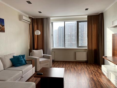 квартира за адресою Дніпровська набережна вул., 14