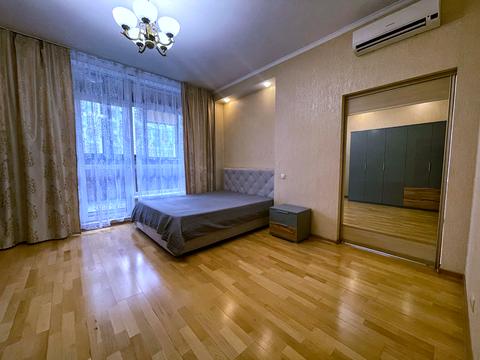 квартира за адресою Андрія Верхогляда вул. (Михайла Драгомирова), 5