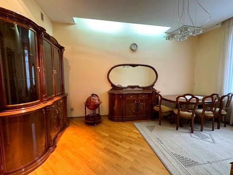 квартира за адресою Євгена Коновальця вул. (), 25