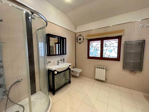 квартира за адресою Євгена Коновальця вул. (), 25