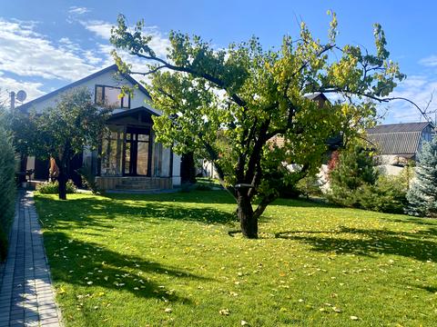 дом по адресу Центральна