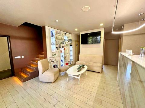 комерційна за адресою Запорізька вул., 1