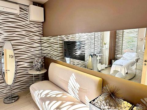 комерційна за адресою Запорізька вул., 1