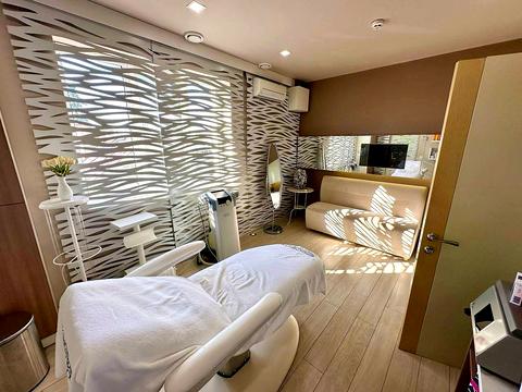 комерційна за адресою Запорізька вул., 1