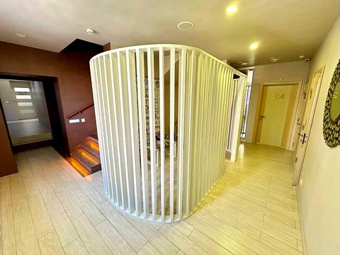 комерційна за адресою Запорізька вул., 1