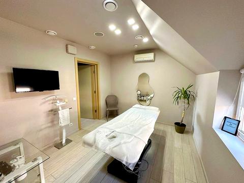 комерційна за адресою Запорізька вул., 1