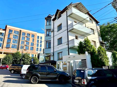 комерційна за адресою Запорізька вул., 1