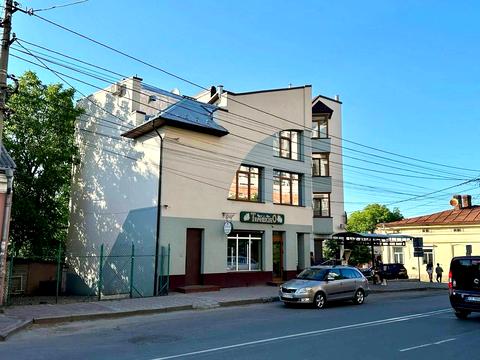 комерційна за адресою Запорізька вул., 1