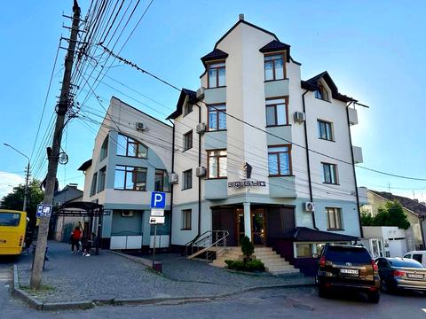 комерційна за адресою Запорізька вул., 1