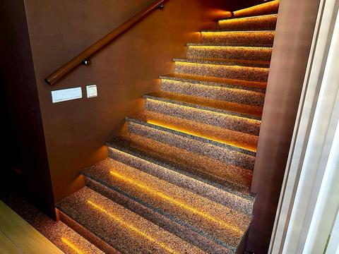 комерційна за адресою Запорізька вул., 1