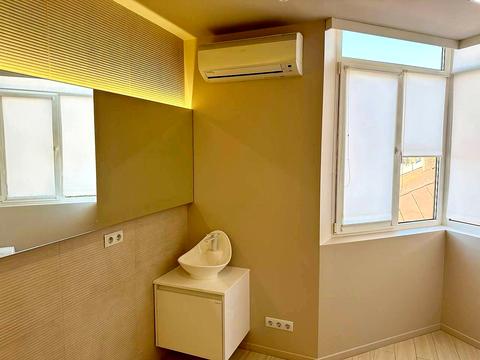 комерційна за адресою Запорізька вул., 1