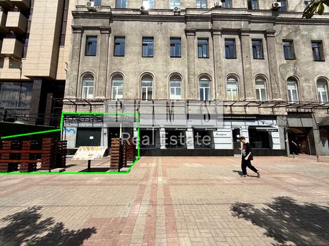 комерційна за адресою Хрещатик вул., 12
