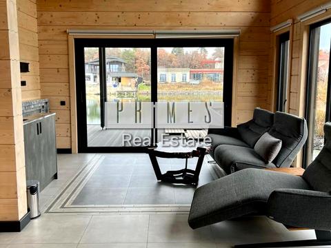 будинок за адресою Першотравнева вул.