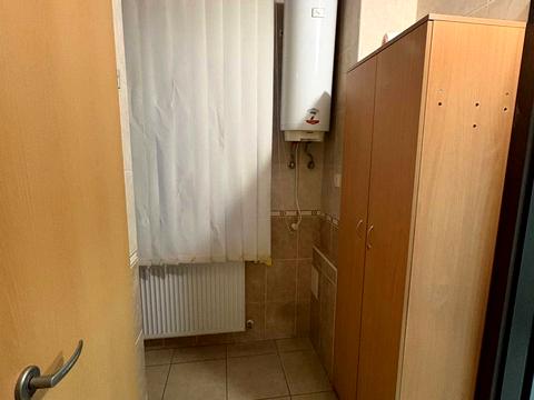 комерційна за адресою Богдана Хмельницького вул., 212