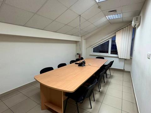 комерційна за адресою Богдана Хмельницького вул., 212