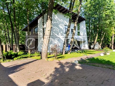 будинок за адресою Патріарха Володимира Романюка вул. (Жовтнева)