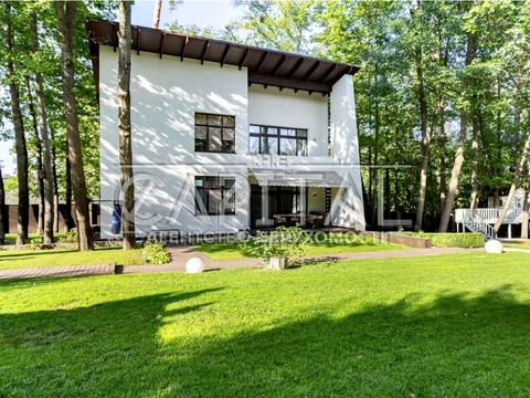 будинок за адресою Патріарха Володимира Романюка вул. (Жовтнева)