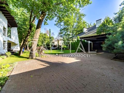 будинок за адресою Патріарха Володимира Романюка вул. (Жовтнева)