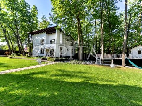 будинок за адресою Патріарха Володимира Романюка вул. (Жовтнева)