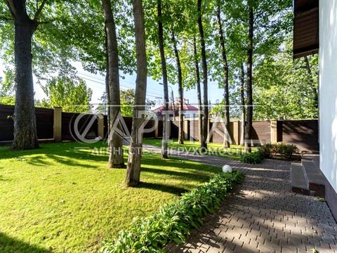 будинок за адресою Патріарха Володимира Романюка вул. (Жовтнева)