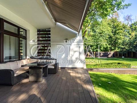 будинок за адресою Патріарха Володимира Романюка вул. (Жовтнева)