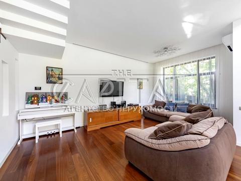 будинок за адресою Патріарха Володимира Романюка вул. (Жовтнева)