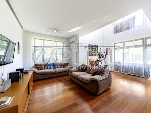 будинок за адресою Патріарха Володимира Романюка вул. (Жовтнева)