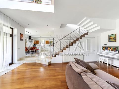 будинок за адресою Патріарха Володимира Романюка вул. (Жовтнева)