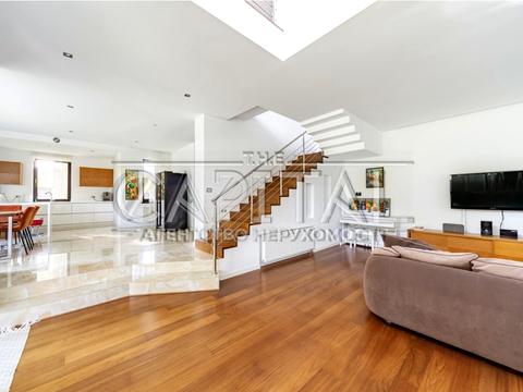 будинок за адресою Патріарха Володимира Романюка вул. (Жовтнева)