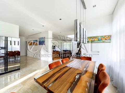 будинок за адресою Патріарха Володимира Романюка вул. (Жовтнева)