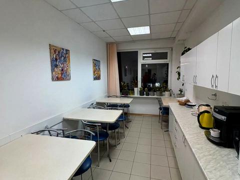 комерційна за адресою Богдана Хмельницького вул., 212