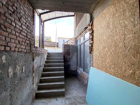 комерційна за адресою Соборна вул., 81а