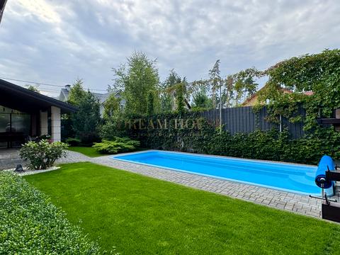 дом по адресу Революції