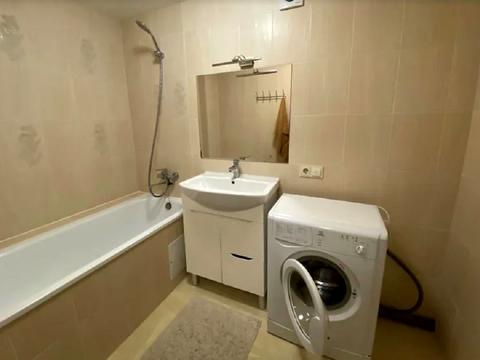 квартира за адресою Чорновола вул., 182б