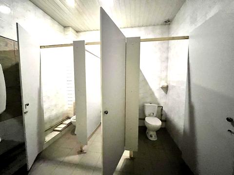 комерційна за адресою Бориса Чичибабіна вул., 2